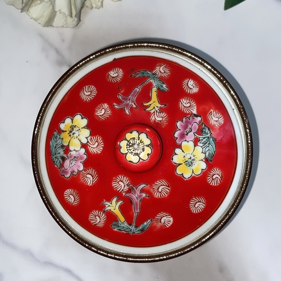 Vintage Chinese Qianlong Porcelain Jar Red Enamel Lidded Stamped Floral Design - Picture 5 of 17